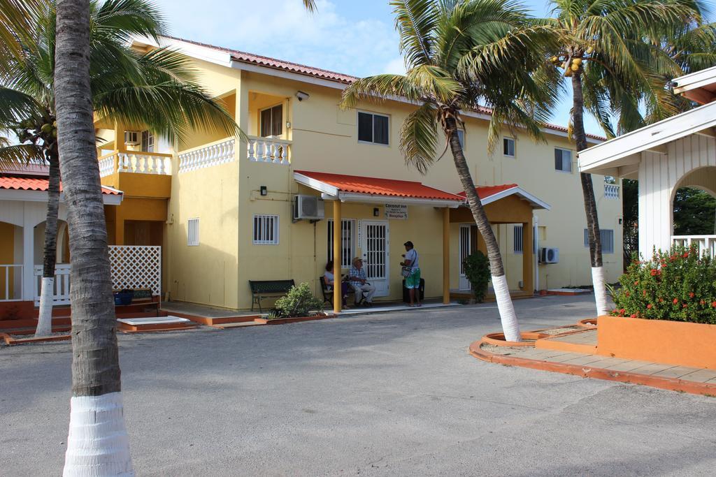 Coconut Inn Palm Beach Eksteriør billede