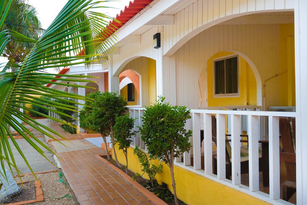Coconut Inn Palm Beach Eksteriør billede