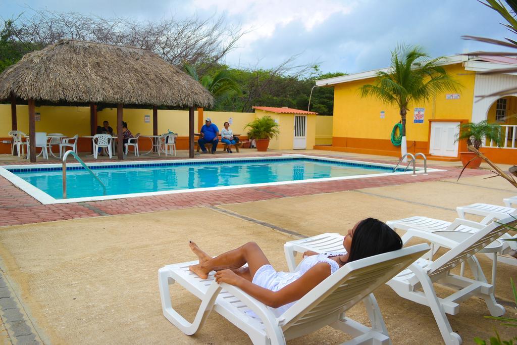 Coconut Inn Palm Beach Eksteriør billede