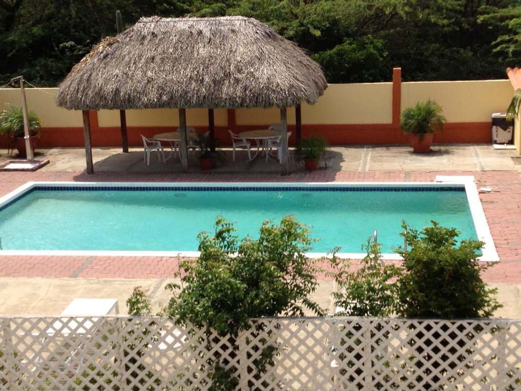 Coconut Inn Palm Beach Eksteriør billede